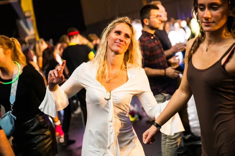 Bild 26 mit Impressionen von vergangenen Zeitreise Parties