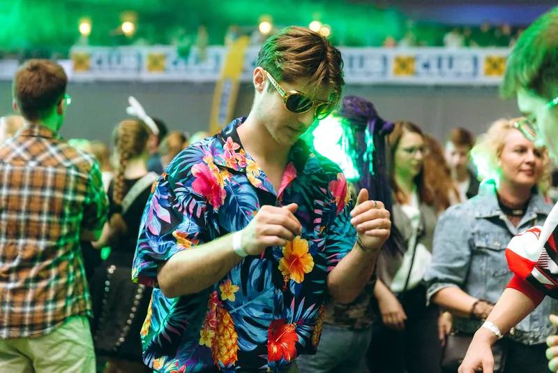 Bild 62 mit Impressionen von vergangenen Zeitreise Parties